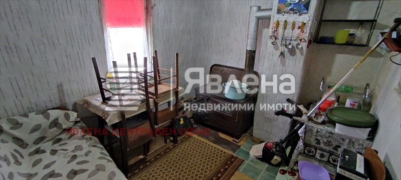 Продава КЪЩА, с. Кондофрей, област Перник, снимка 6 - Къщи - 56423200