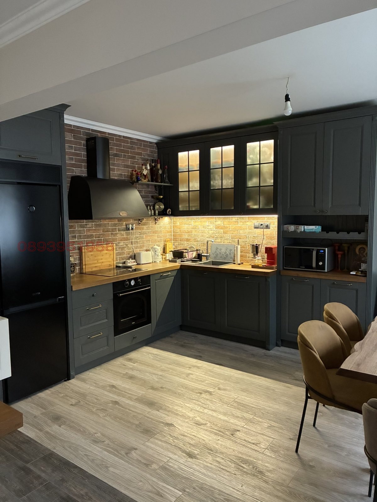 Продава 3-СТАЕН, гр. Плевен, Широк център