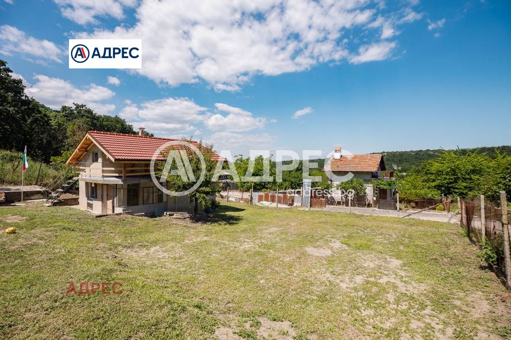 Продава КЪЩА, с. Бенковски, област Варна