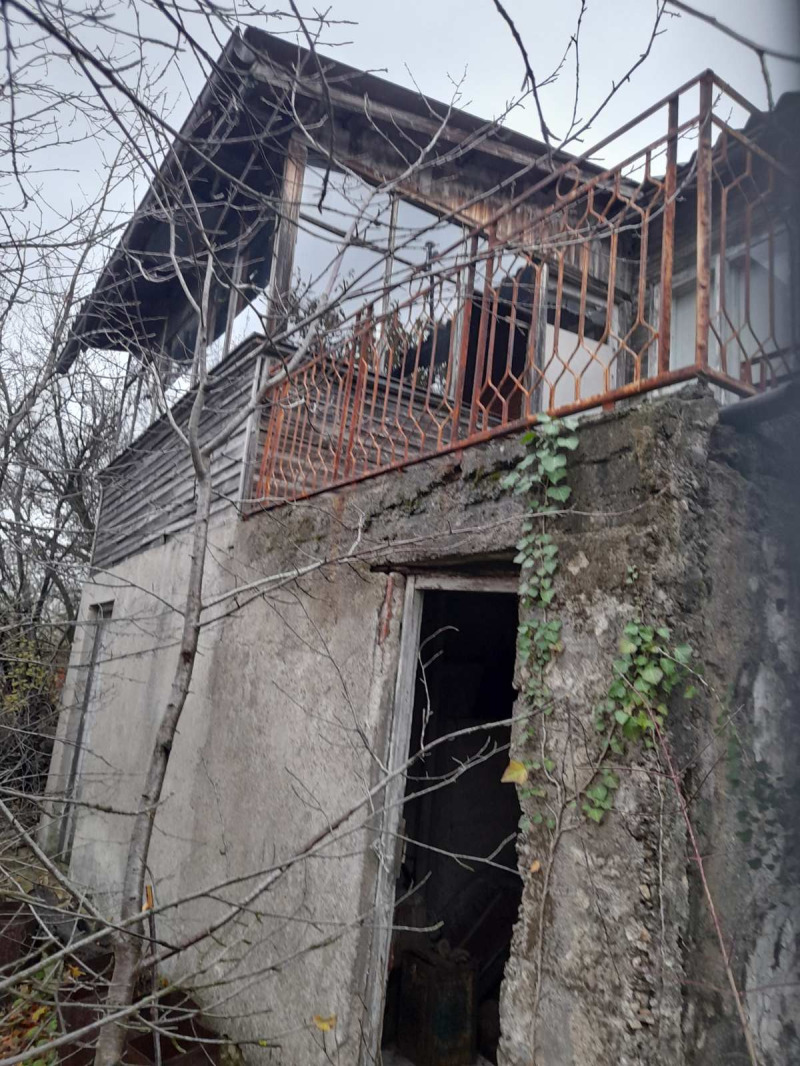 Продава КЪЩА, с. Пожарево, област София област