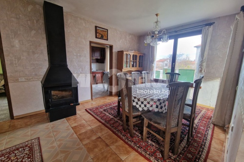 Продава КЪЩА, гр. София, с. Лозен, снимка 2 - Къщи - 52438638