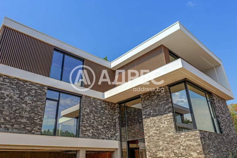 Продава КЪЩА, гр. София, м-т Камбаните