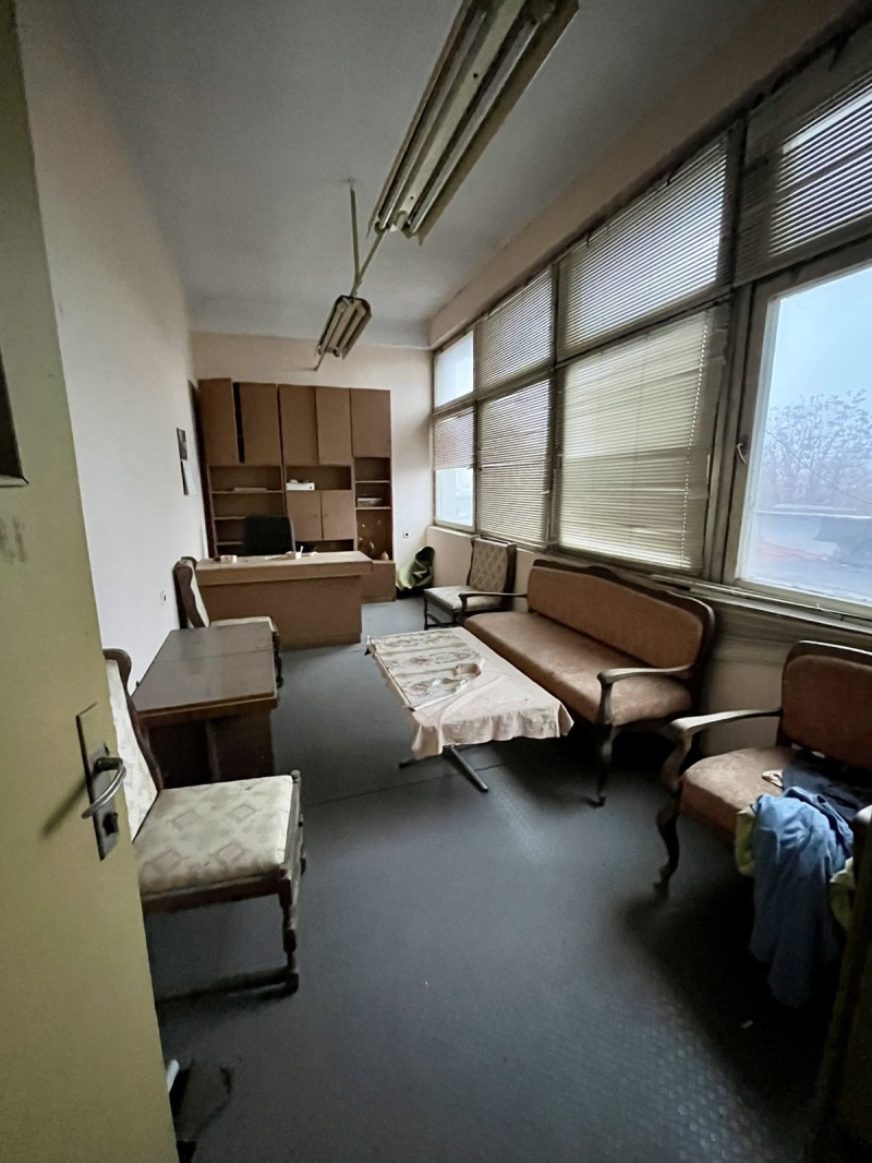 Продава ПРОМ. ПОМЕЩЕНИЕ, гр. Русе, Дружба 1, снимка 9 - Производствени сгради - 52802453