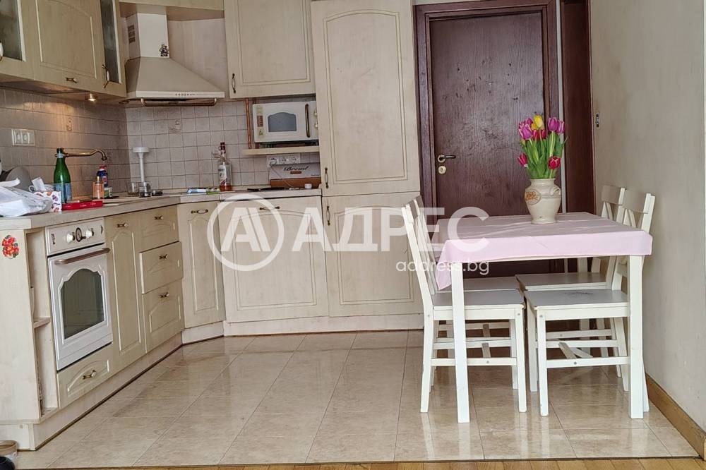 Продава 2-СТАЕН, гр. София, Център