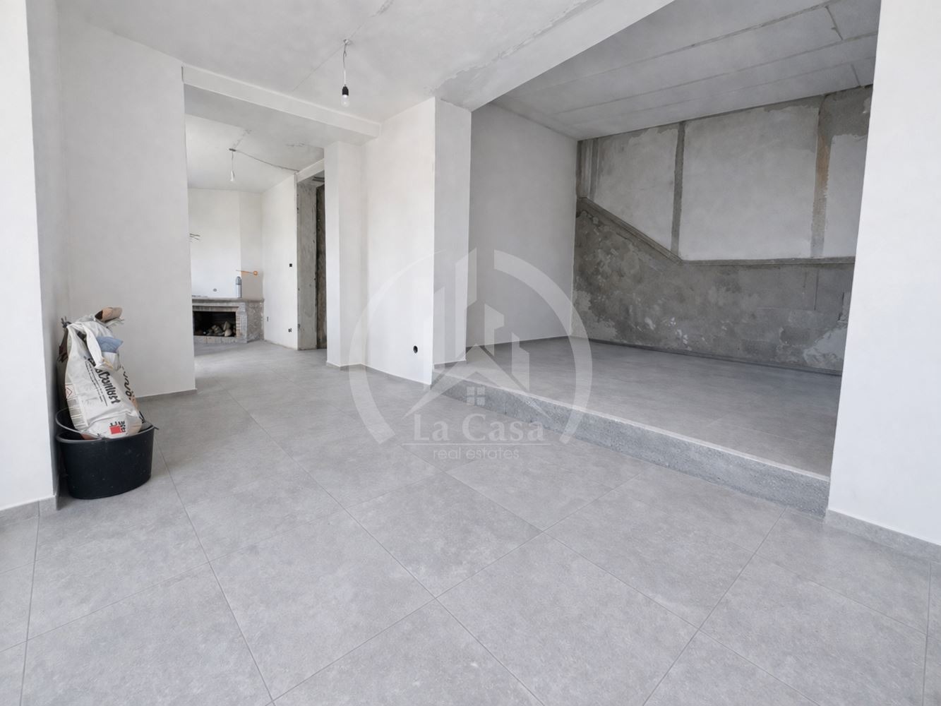 Продава КЪЩА, гр. София, гр. Банкя, снимка 2 - Къщи - 53974603