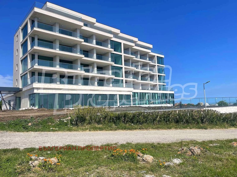 En venta  3+ dormitorios región Dóbrich , Kavarna , 250 metros cuadrados | 39477675 - imagen [7]
