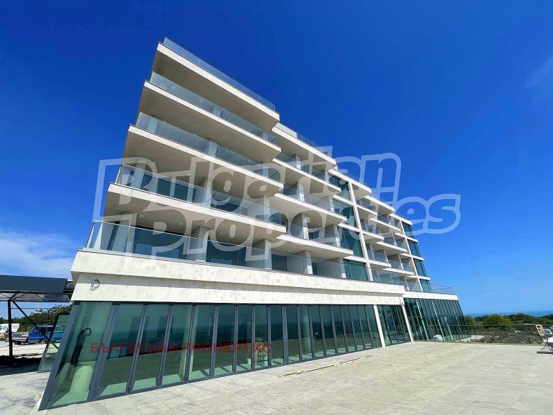 En venta  3+ dormitorios región Dóbrich , Kavarna , 250 metros cuadrados | 39477675 - imagen [8]