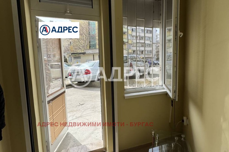 Te koop  Kantoor Burgas , Lazur , 32 m² | 99094711 - afbeelding [9]