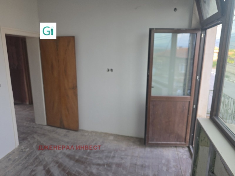 Продава КЪЩА, гр. Кочериново, област Кюстендил, снимка 8 - Къщи - 53020096