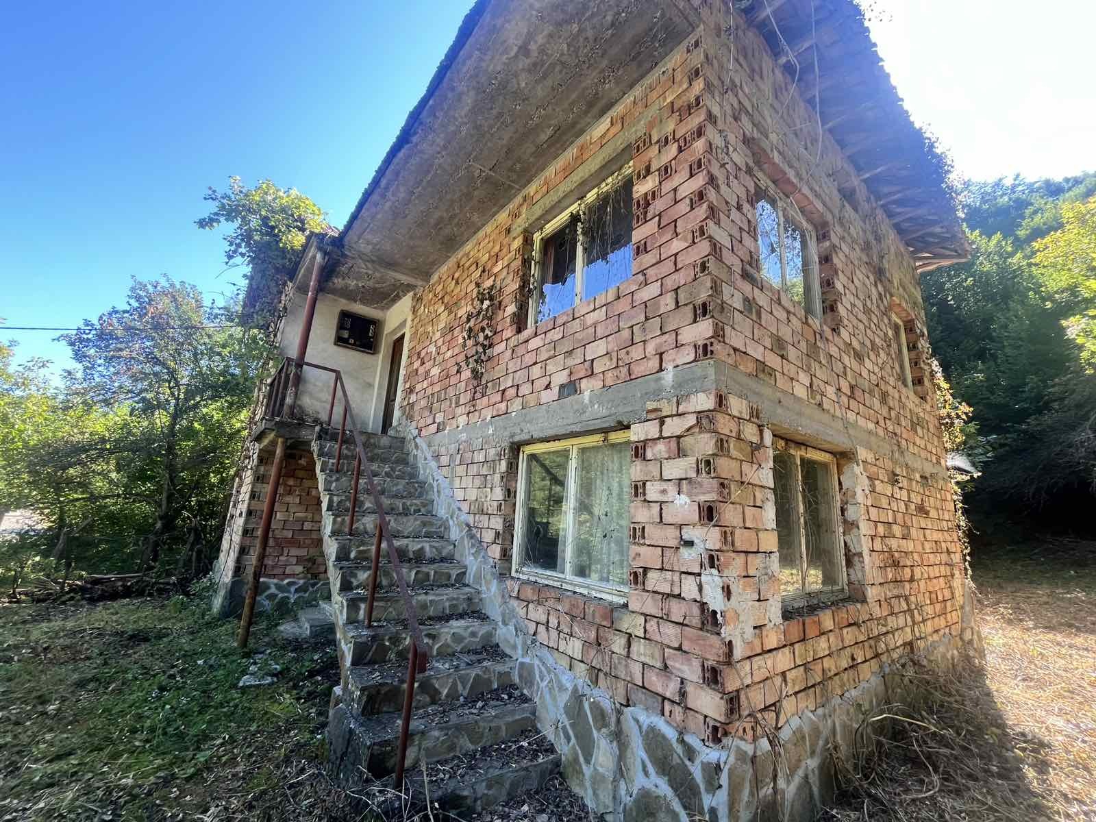 Продава КЪЩА, с. Валевци, област Габрово