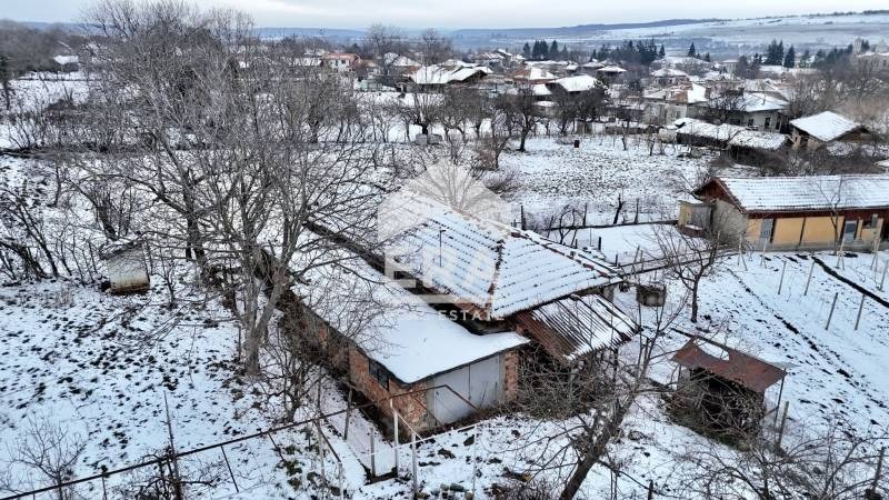 Продава КЪЩА, с. Ново село, област Велико Търново, снимка 2 - Къщи - 53244635