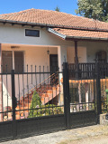 Продава КЪЩА, гр. Априлци, област Ловеч, снимка 1