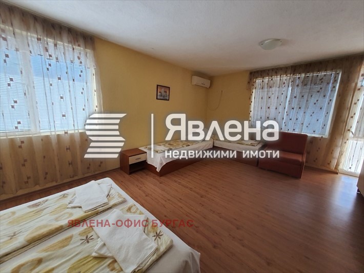 Продава ЕТАЖ ОТ КЪЩА, гр. Царево, област Бургас, снимка 5 - Етаж от къща - 49591195