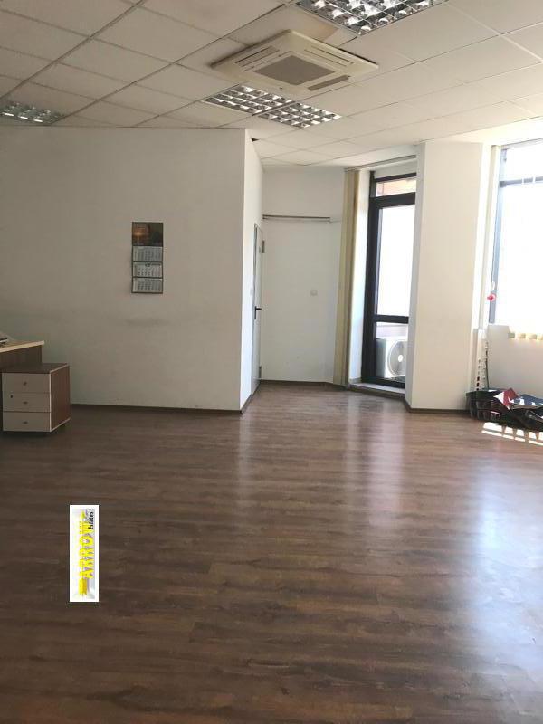 Продаја  Канцеларија Софија , Гео Милев , 920 м2 | 61134387 - слика [16]