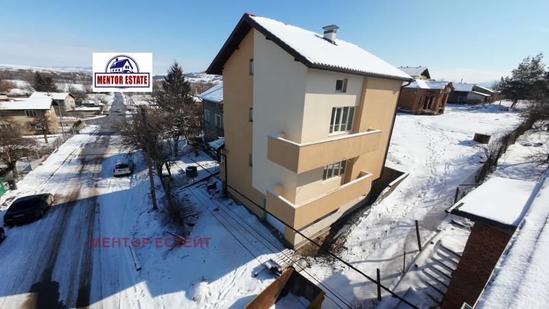 Продава КЪЩА, с. Ярджиловци, област Перник, снимка 2 - Къщи - 49187061