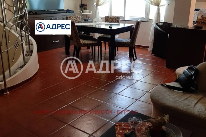 Продава МНОГОСТАЕН, гр. Бургас, Възраждане, снимка 2 - Апартаменти - 53241731