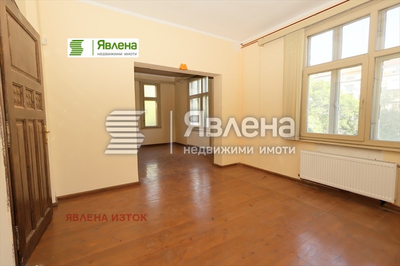 Продава КЪЩА, гр. София, Докторски паметник, снимка 1 - Къщи - 49339673