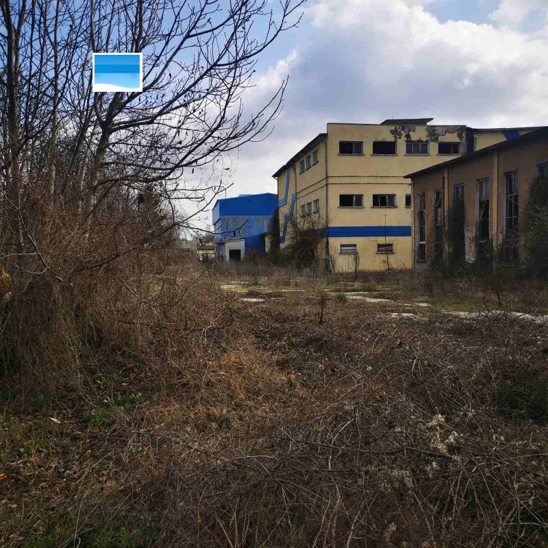 Продава  Пром. помещение област Плевен , гр. Левски , 22200 кв.м | 16194691