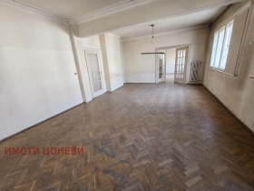 Продава  4-стаен, град София