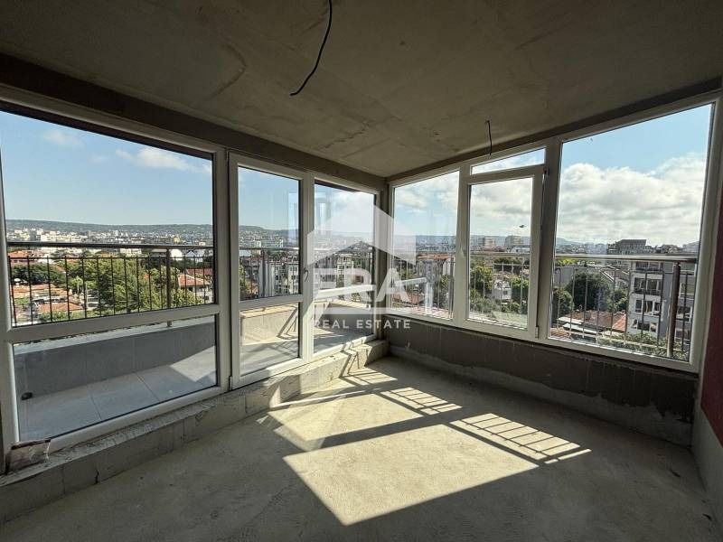 In vendita  2 camere da letto Varna , Kolhozen pazar , 103 mq | 73547401