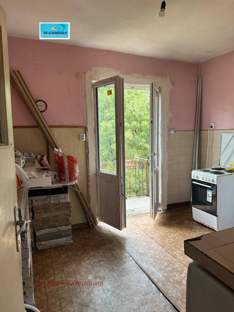 Продава 3-СТАЕН, гр. Бобов дол, област Кюстендил, снимка 3 - Апартаменти - 53252631