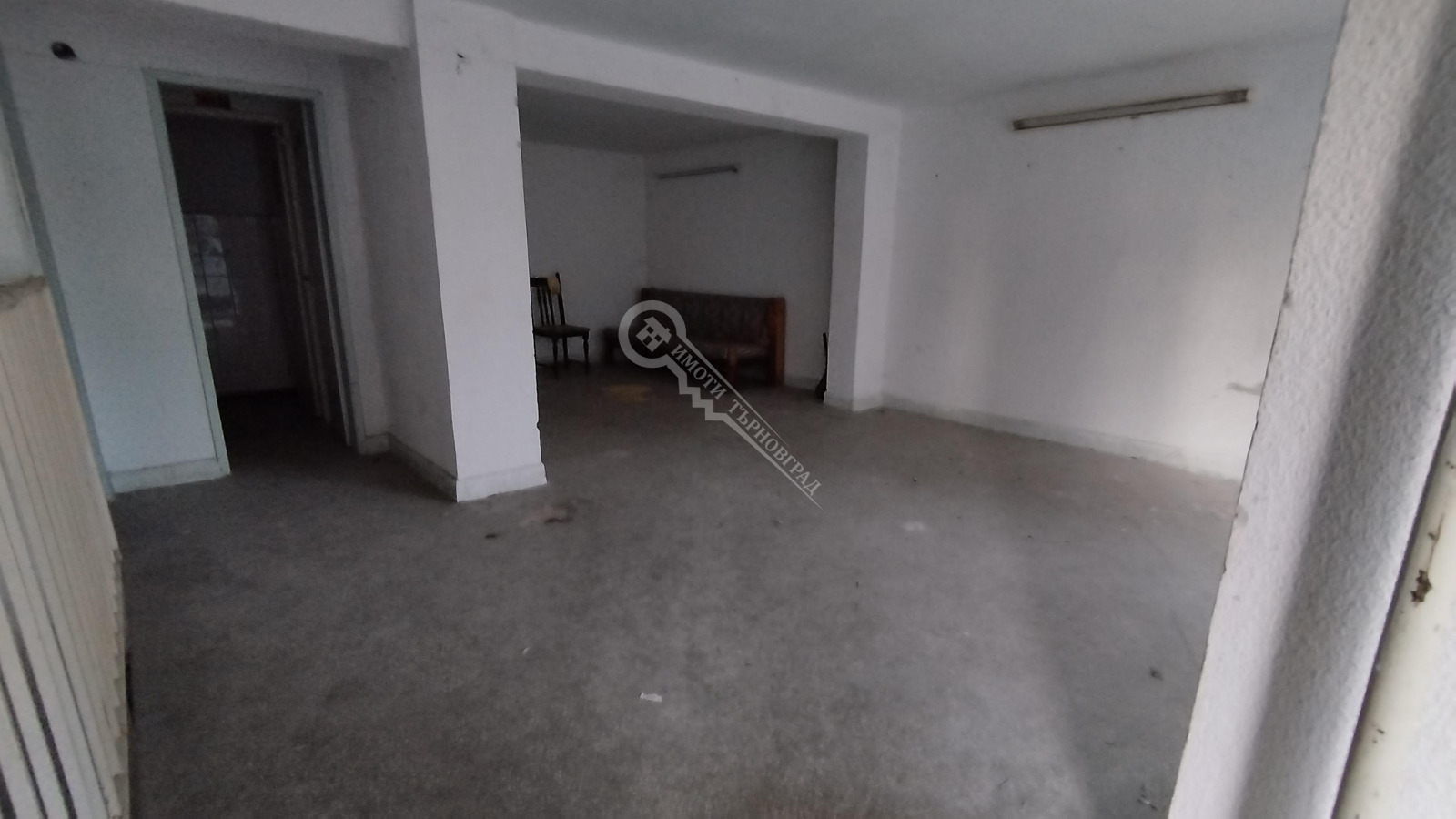 Продава МАГАЗИН, гр. Велико Търново, Център, снимка 2 - Магазини - 48065151