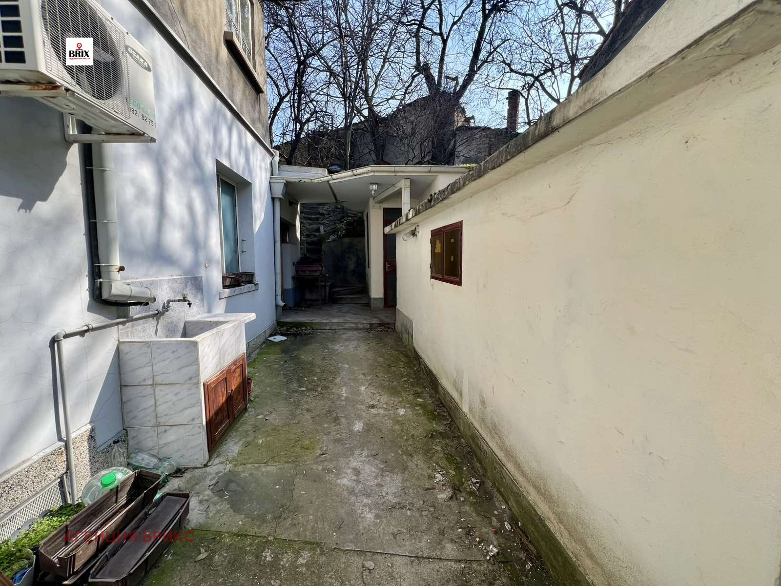 Продава ЕТАЖ ОТ КЪЩА, гр. Русе, Широк център, снимка 2 - Етаж от къща - 53768178