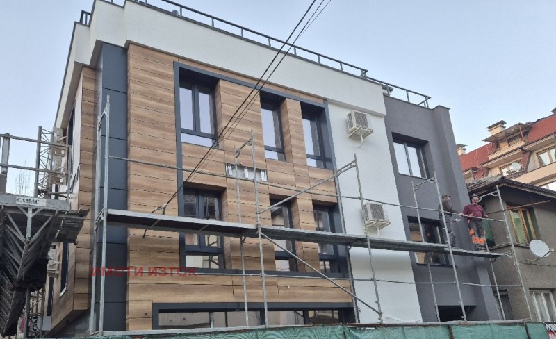 Продава 2-СТАЕН в град Перник, Център - 54 кв.м / 108 600 € » 212 403.14 лв., ИМОТИ ИЗТОК