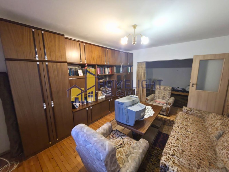 Продава 3-СТАЕН, гр. София, Изток