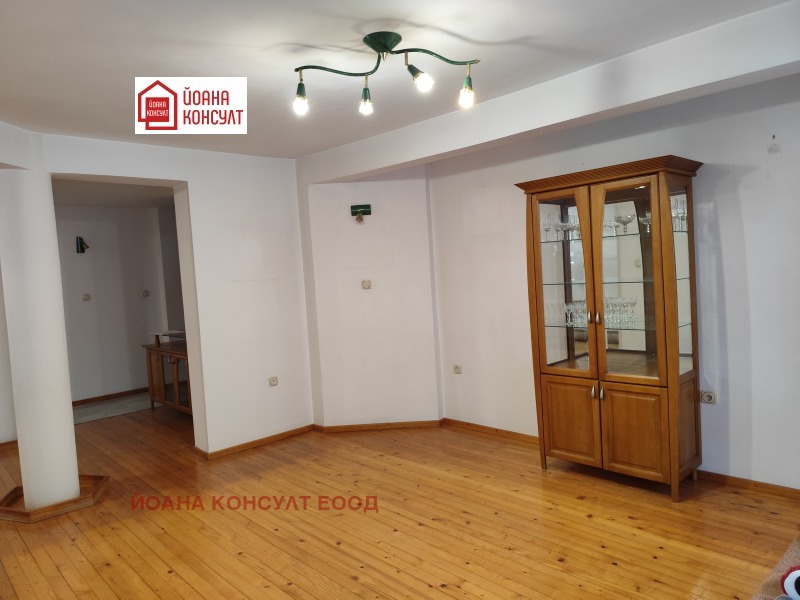 Продава МНОГОСТАЕН, гр. Плевен, Широк център, снимка 3 - Апартаменти - 53096422