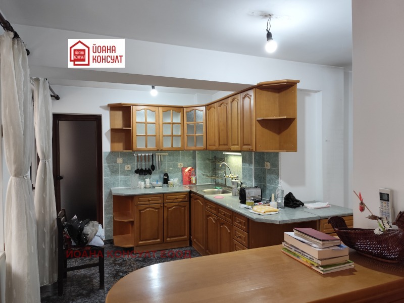 Продава МНОГОСТАЕН, гр. Плевен, Широк център, снимка 7 - Апартаменти - 53096422