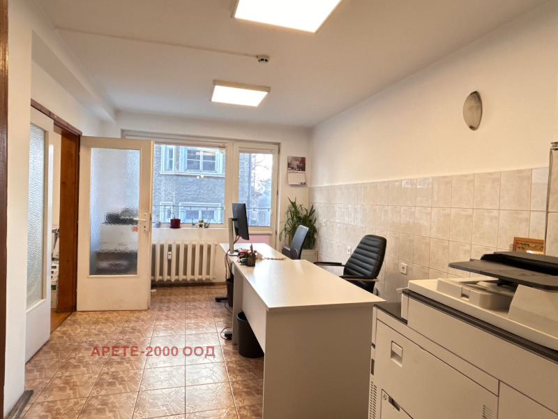 Продава МНОГОСТАЕН, гр. София, Център, снимка 5 - Апартаменти - 52813928