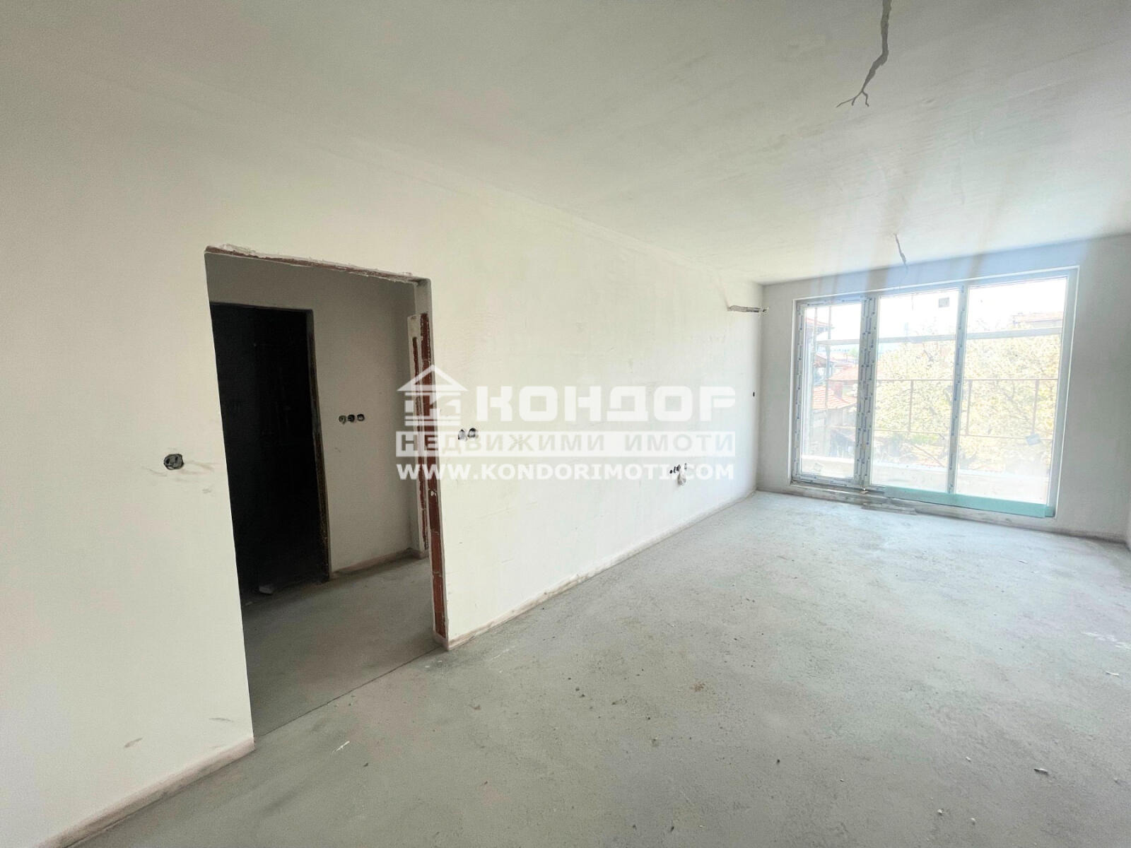 Продава 2-СТАЕН, гр. Пловдив, Коматево, снимка 2 - Апартаменти - 52060173