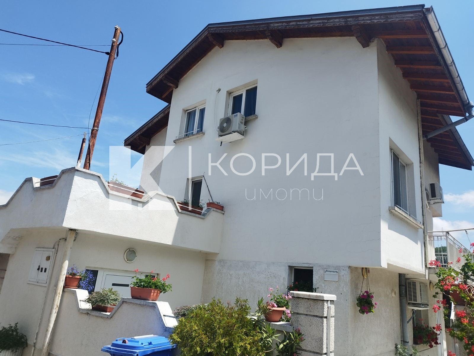 Продава КЪЩА, гр. София, с. Железница