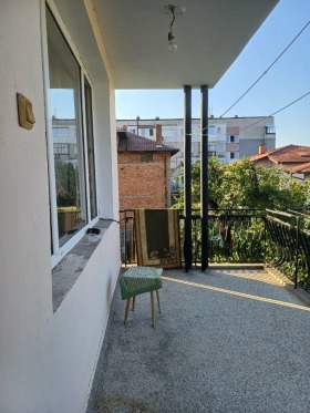 Andar da casa Bojurichtche, região Sófia 1