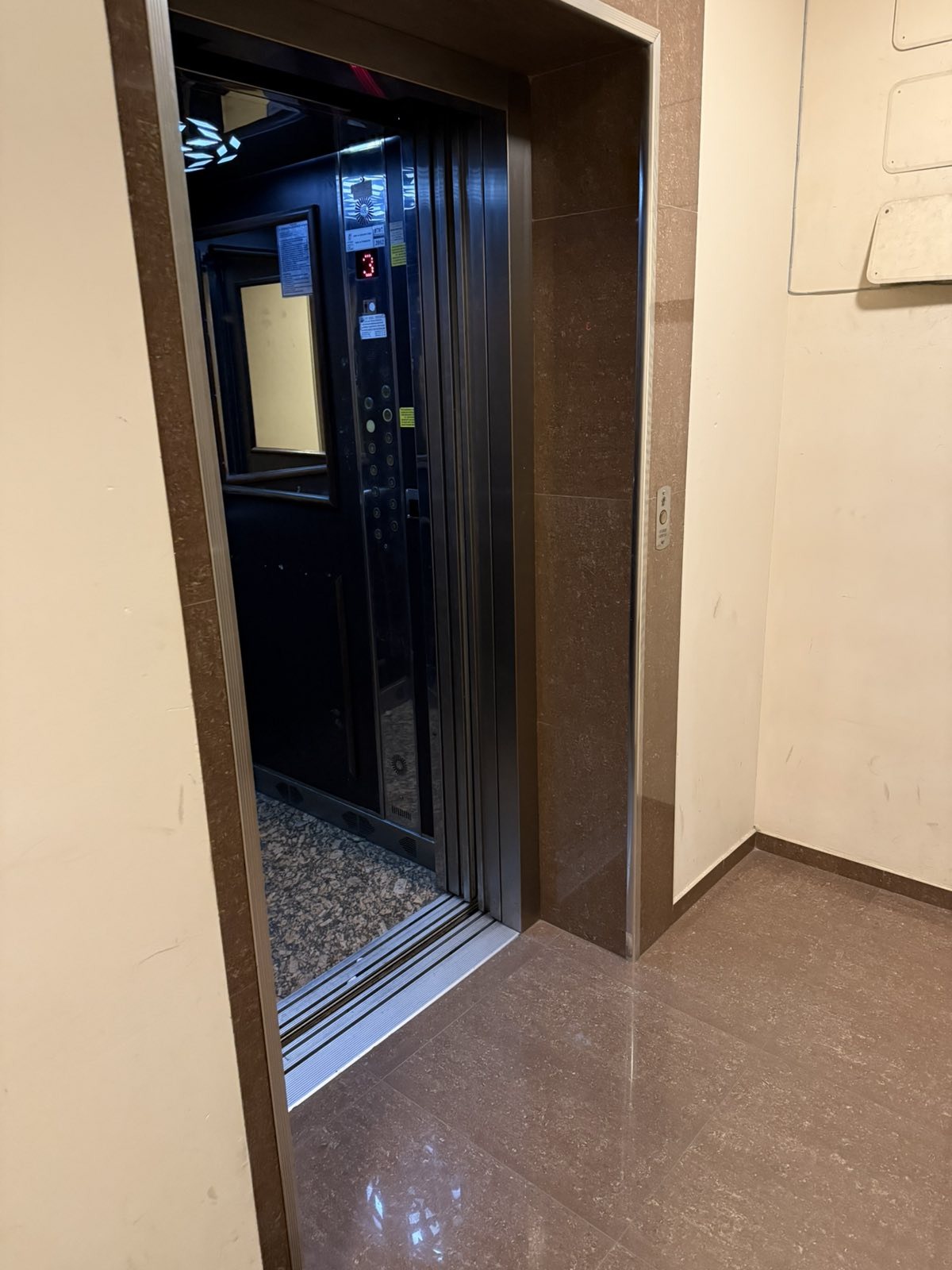 Продава 3-СТАЕН, гр. Пловдив, Кършияка, снимка 2 - Апартаменти - 55663806