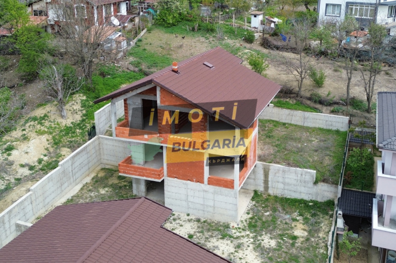 Продава ВИЛА в област Кърджали, с. Сипей - 490 кв.м / 189 000 € » 369 651.87 лв., ИМОТИБЪЛГАРИЯКЪРДЖАЛИ