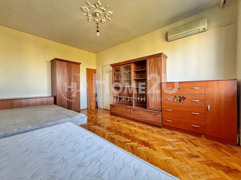 For Sale  2 bedroom Plovdiv , Hristo Smirnenski , 81 sq.m | 69551441 - image [2]