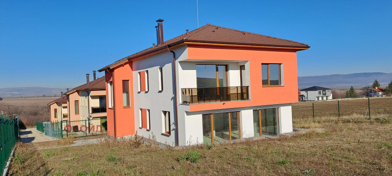 Продава КЪЩА, гр. София, Център