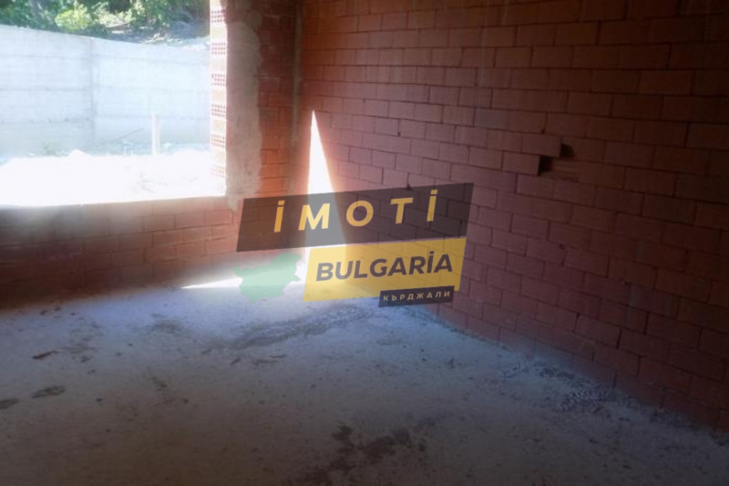 Продава ВИЛА, с. Сипей, област Кърджали, снимка 12 - Вили - 53141929