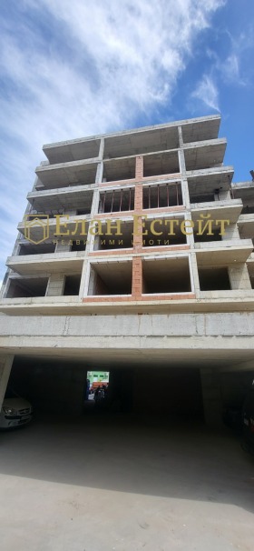 2 bedroom Vazrazhdane, Burgas 1