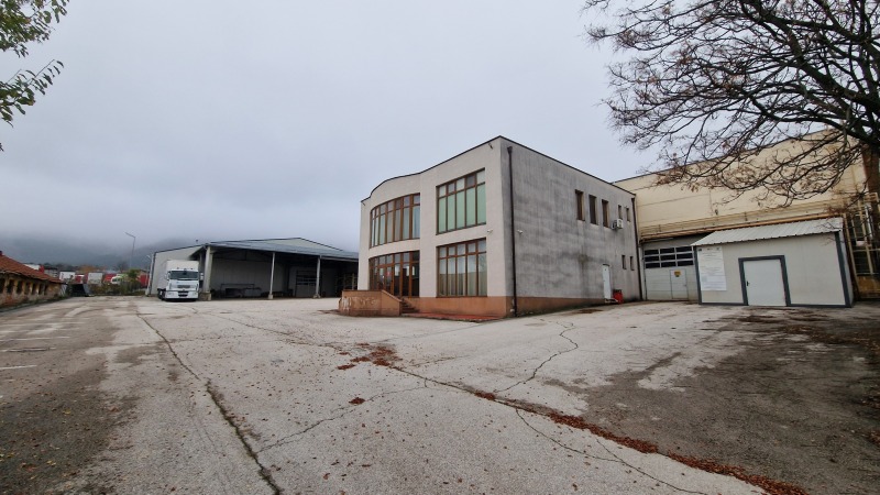 Продава ПРОМ. ПОМЕЩЕНИЕ, гр. Враца, Промишлена зона, снимка 10 - Производствени сгради - 52917102