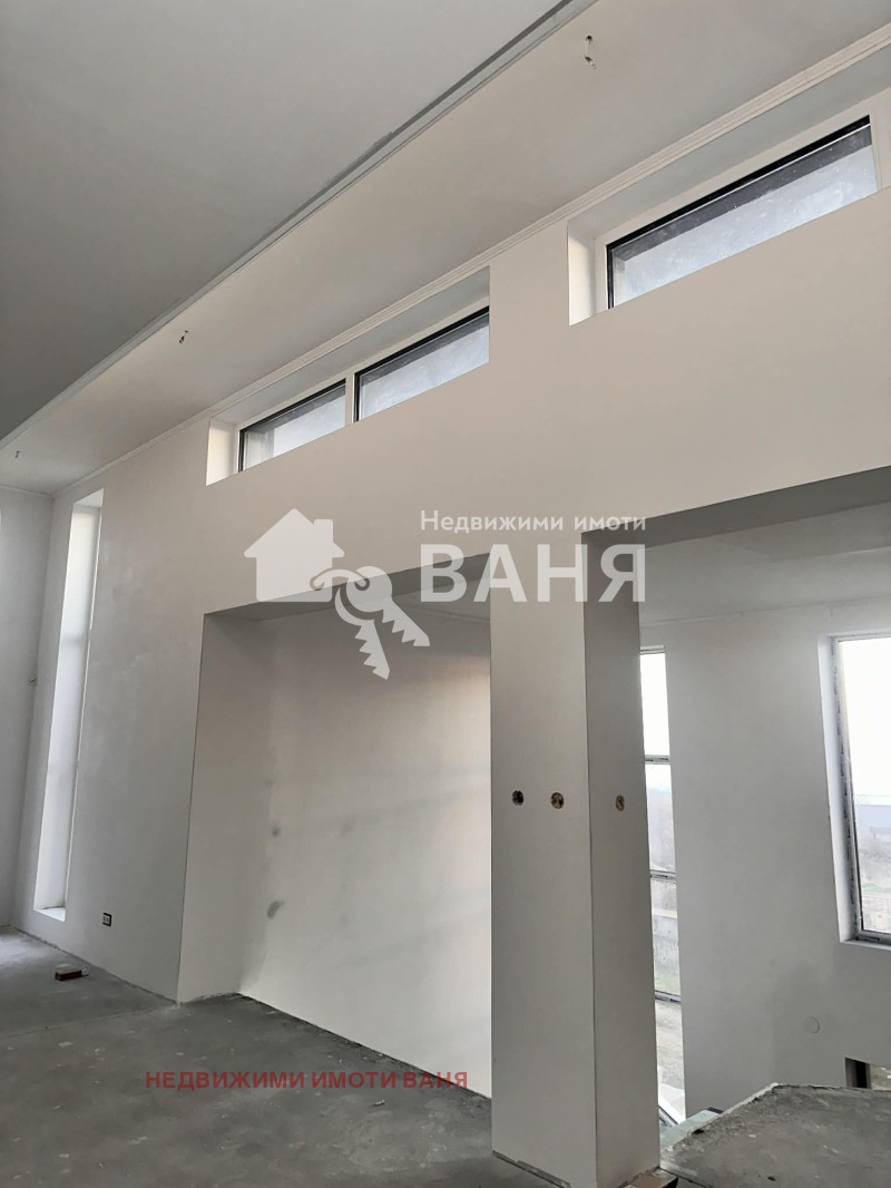 Продава КЪЩА, гр. Карлово, област Пловдив, снимка 13 - Къщи - 49081870