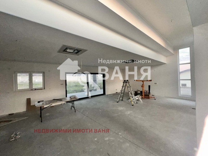 Продава КЪЩА, гр. Карлово, област Пловдив, снимка 11 - Къщи - 49081870