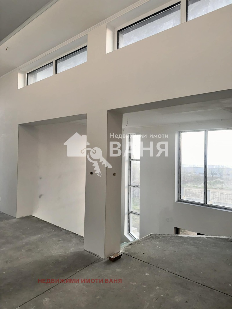 Продава КЪЩА, гр. Карлово, област Пловдив, снимка 15 - Къщи - 49081870