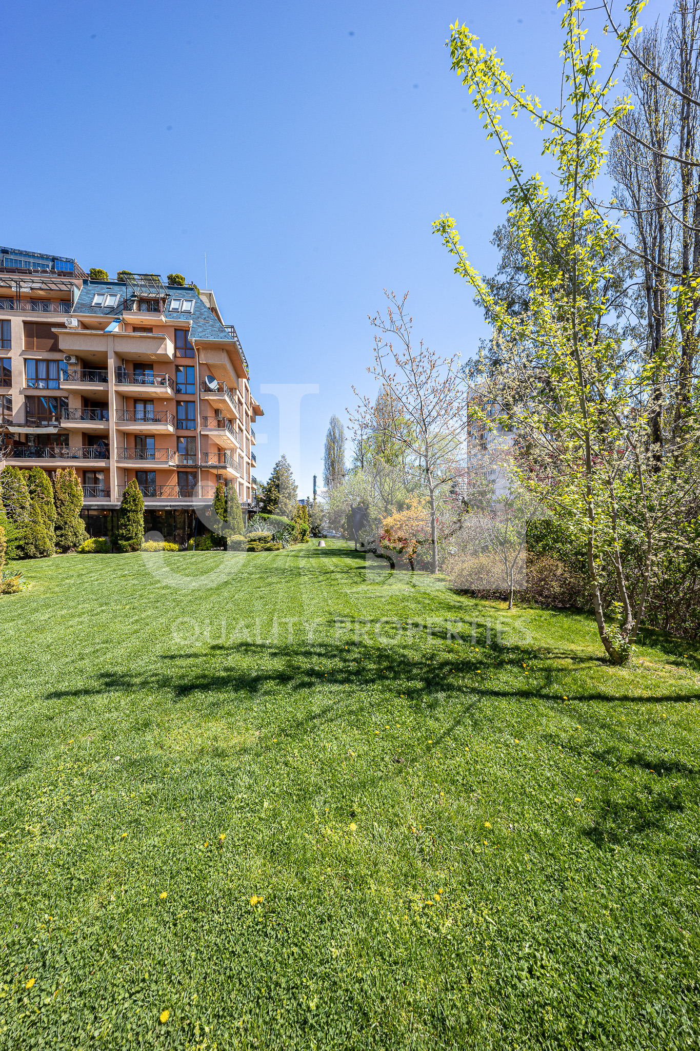 Продава МНОГОСТАЕН, гр. София, Изток, снимка 16 - Апартаменти - 54254051