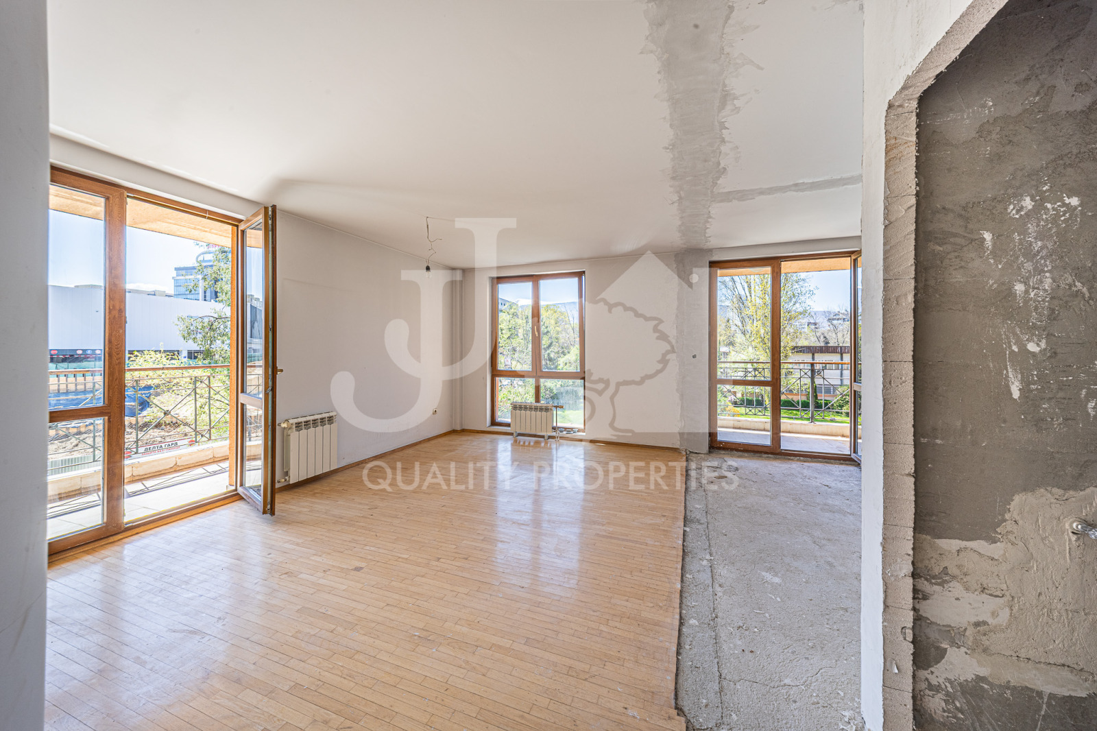 Продава МНОГОСТАЕН, гр. София, Изток, снимка 3 - Апартаменти - 54254051