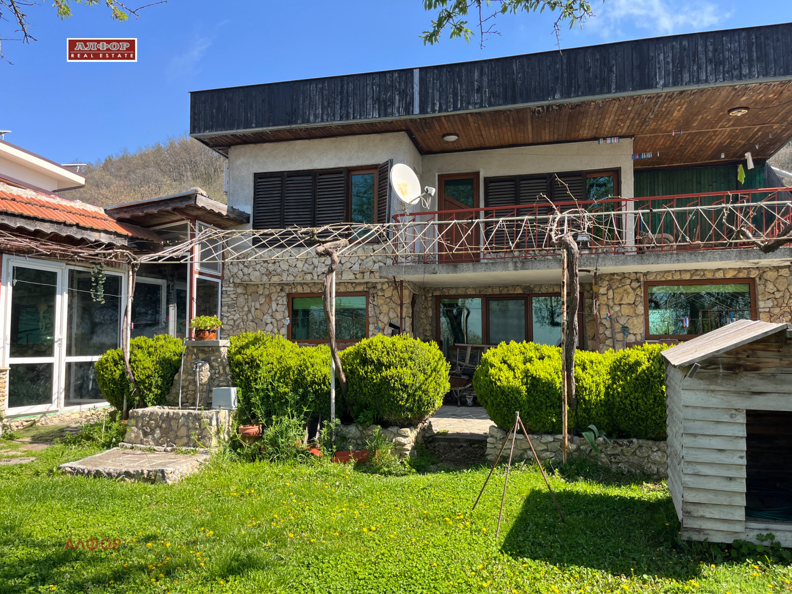 Продава КЪЩА, гр. Варна, м-т Сотира