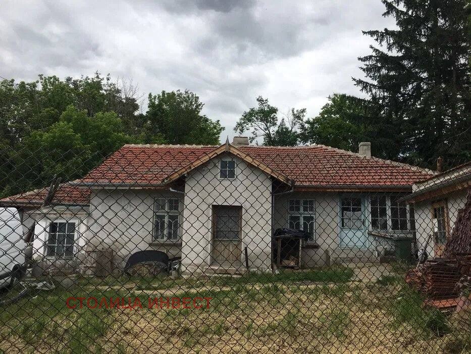 Продава КЪЩА, с. Червена вода, област Русе