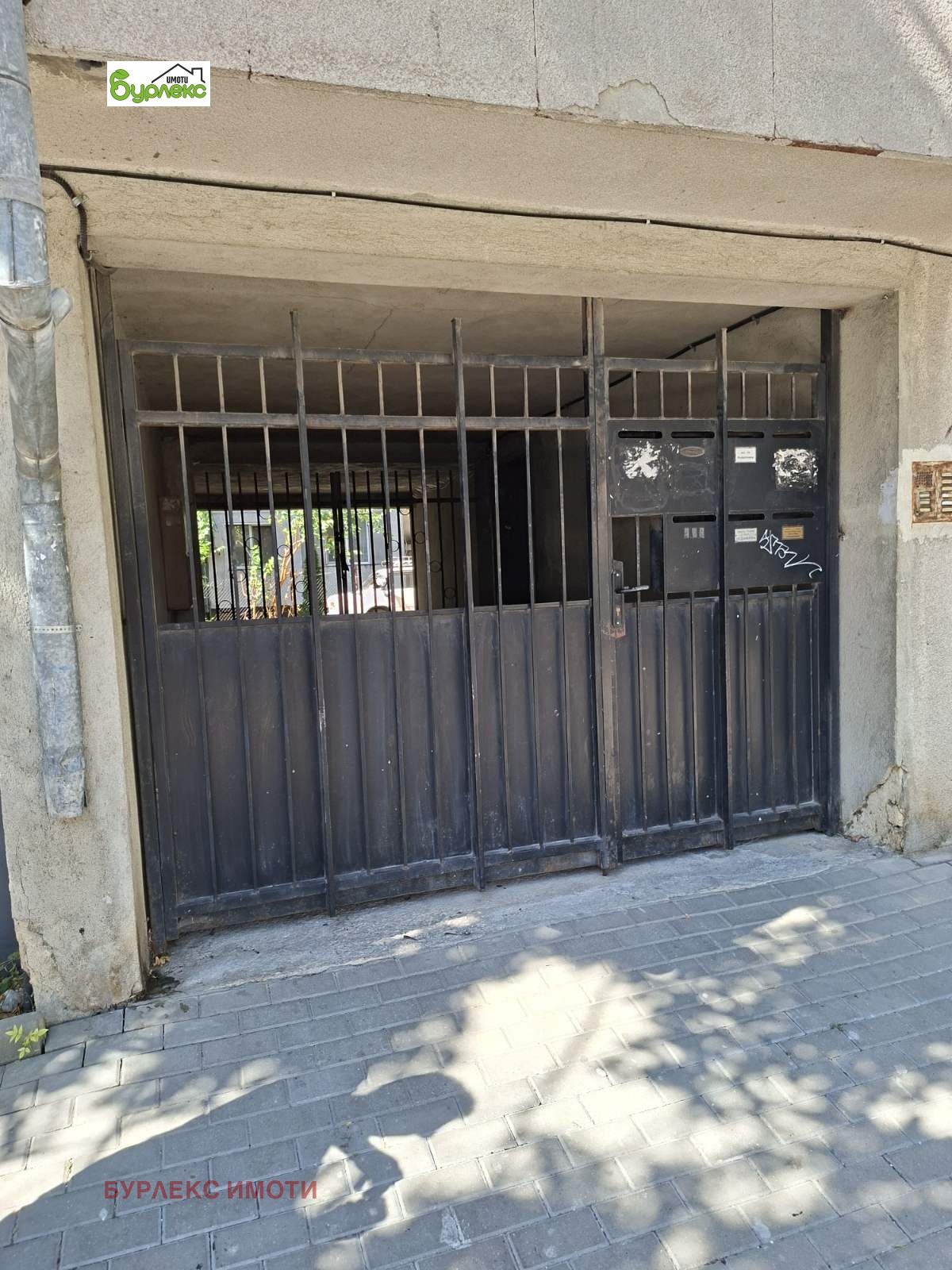 Продава ГАРАЖ, ПАРКОМЯСТО, гр. Варна, Център, снимка 5 - Гаражи и паркоместа - 56026191
